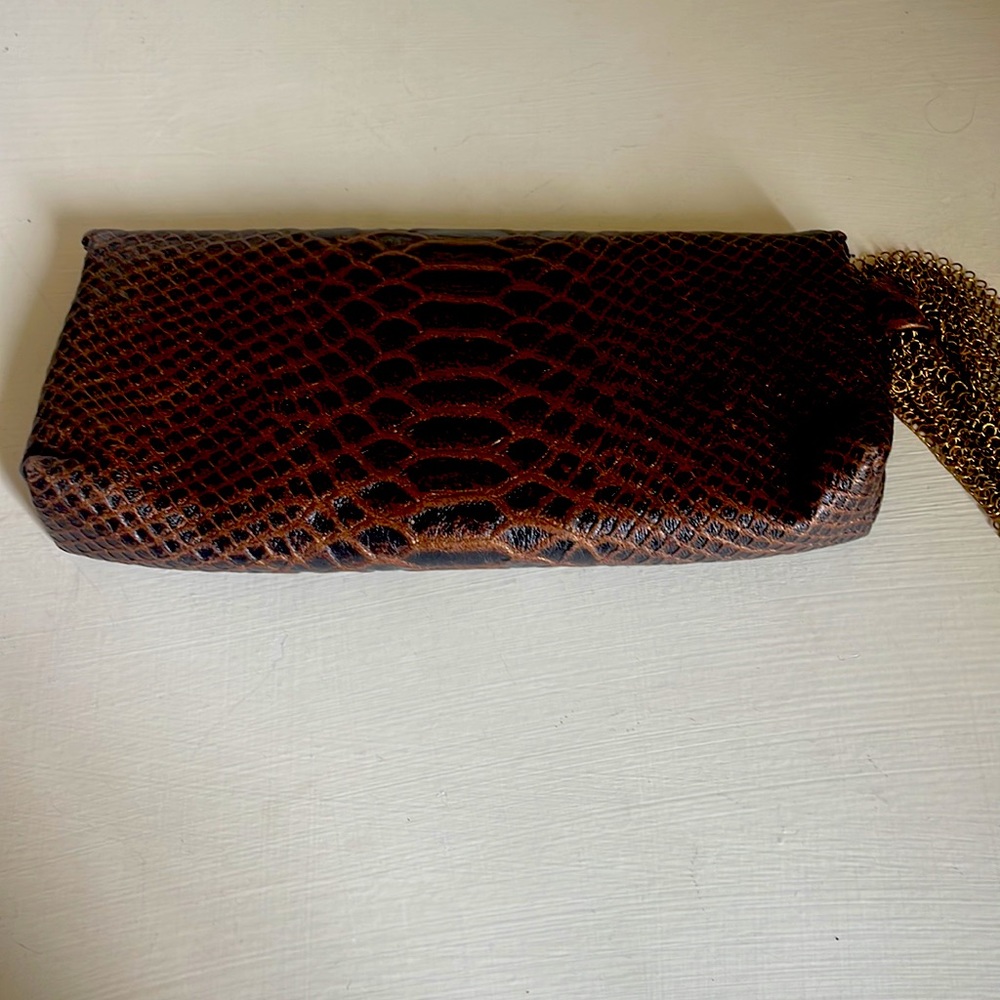 RIA-  Brown faux alligator wrist bag - Picture 3 of 3
